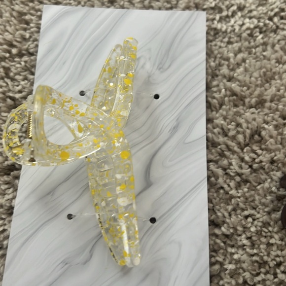 ⭐️ Firm Price ⭐️ Bundle of jaw clips - Picture 4 of 5